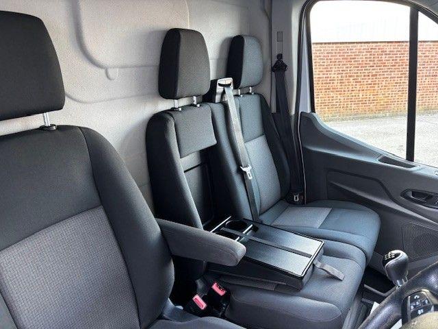 Ford Transit image 14